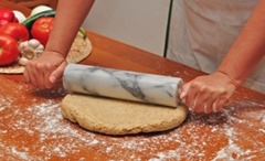 1360973_pizza_making_1